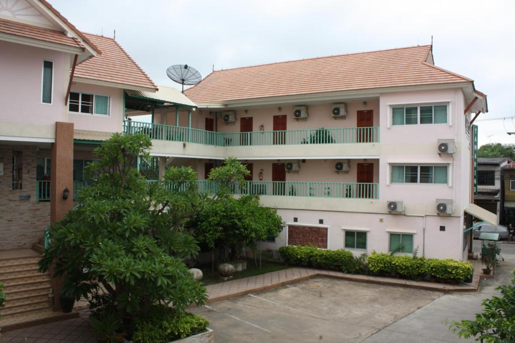 Tamarind Residences Khonkaen บ้านแทมมารีน Khon Kaen Exterior foto